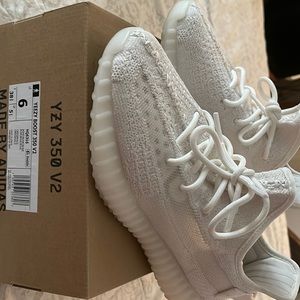 Yeezy Boost 350 V2 like new